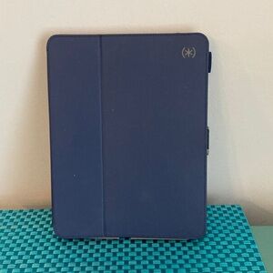 iPad Case for 11" and 10.9" iPad by Speck